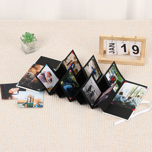 Venta caliente de fábrica al por mayor Logotipo Colorido álbum de fotos plegable para cumpleaños y boda con portada de papel duradera
