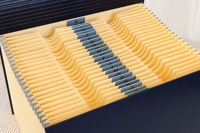 Carpeta de archivos de 24 bolsillos OEM A4 PU PU personalizable Cardboard Cardboard Cierre de cierre Documentos escolares reciclables Documento