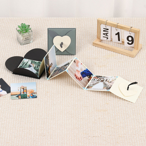 Venta caliente Logotipo personalizado Polaroid Slip-In Paper plegable Foto álbum de la mano para la graduación Cumpleaños Familia y eventos